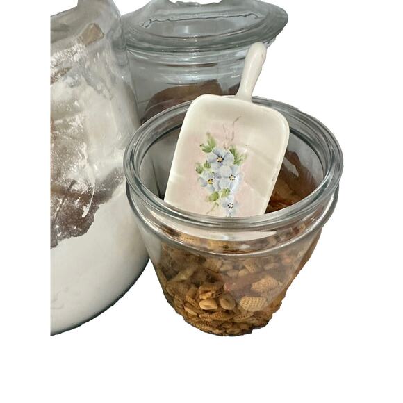 Vintage 1976 Set Of 3 Cottagecore Floral Strawberries Handled Scoops - Picture 7 of 7